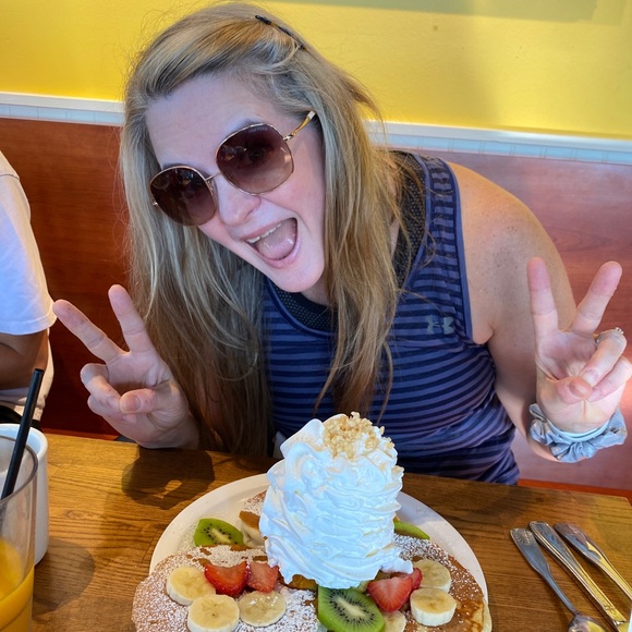 Meet your Posher, Beth - Picture 4 of 8